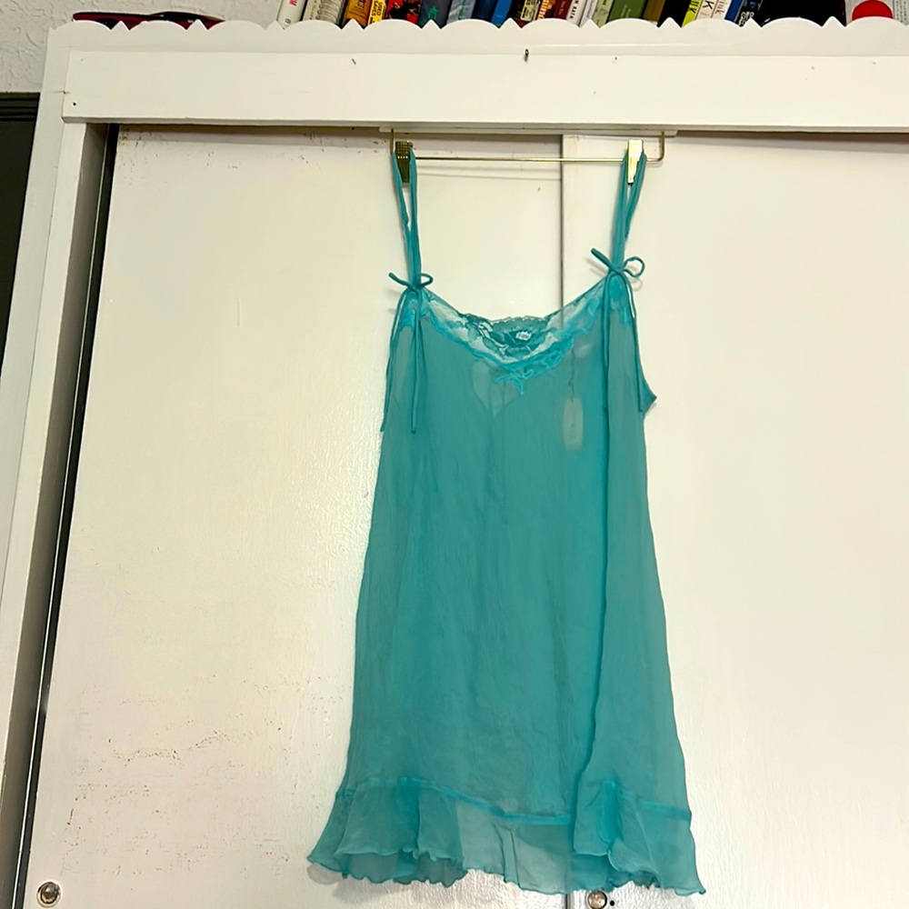 Victoria Secret Woman lingerie size large nwt
